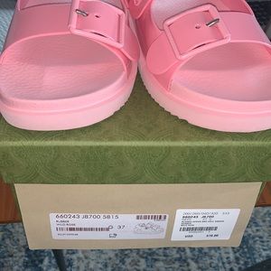 GUCCI 100% authentic rubber strap sandal with mini Double G authentic size 37